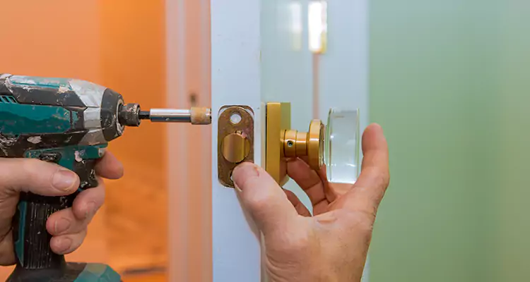 Broken Door Knob Fix in Palo Alto, CA