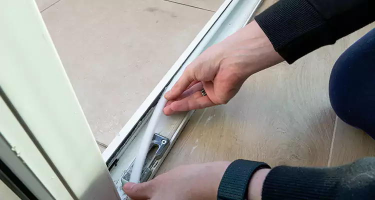 Garage Door Off Track Repair in Palo Alto, CA
