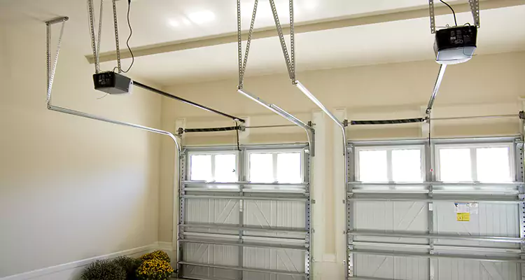 Residential Emergency Garage Door Repair in Palo Alto, CA