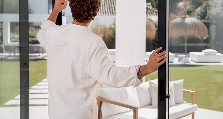 Sliding Screen Door Maintenance for Closing Issues in Palo Alto, CA